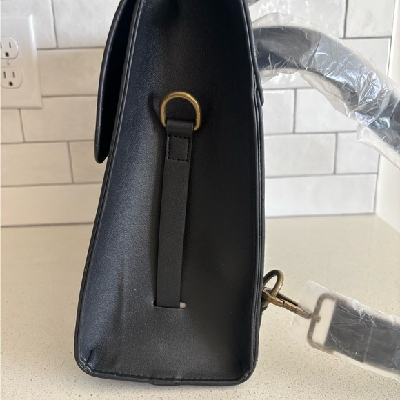 Boog bag Black Vegan Leather handbag crossbody and backpack NWT - Picture 4 of 9